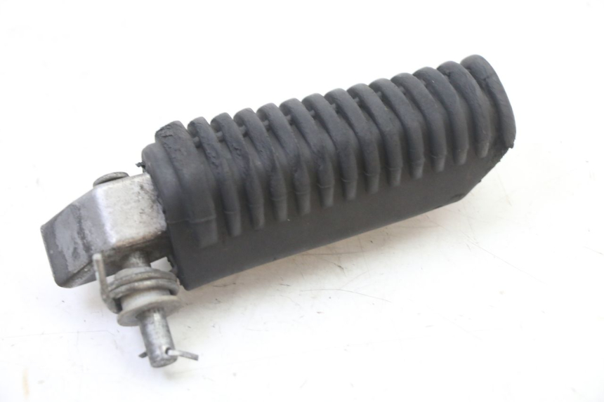 photo de FRONT RIGHT FOOTREST BMW K 75 RT 750 (1989 - 1997)