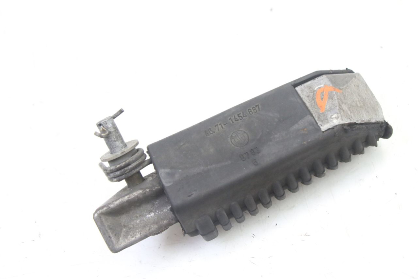 photo de FRONT RIGHT FOOTREST BMW K 75 RT 750 (1989 - 1997)