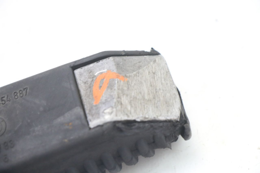 photo de FRONT RIGHT FOOTREST BMW K 75 RT 750 (1989 - 1997)