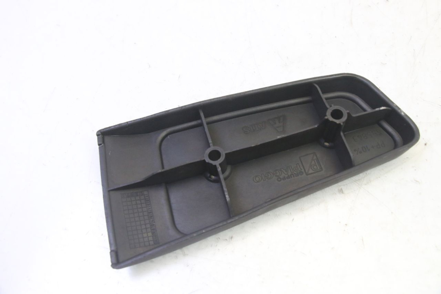 photo de FRONT RIGHT FOOTREST PIAGGIO MP3 RL 250 (2007 - 2010)