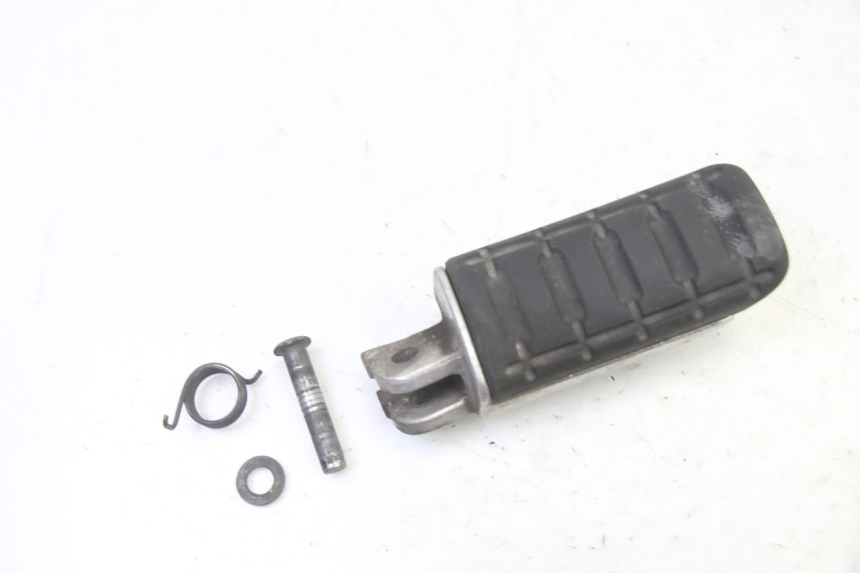 photo de FRONT RIGHT FOOTREST HONDA NTV DEAUVILLE 650 (2001 - 2006)