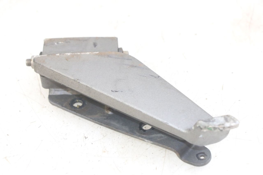 photo de FRONT RIGHT FOOTREST PEUGEOT GEOPOLIS RS 125 (2007 - 2009)