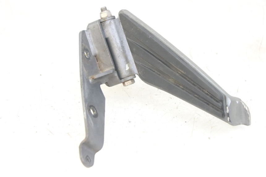 photo de FRONT RIGHT FOOTREST PEUGEOT GEOPOLIS RS 125 (2007 - 2009)