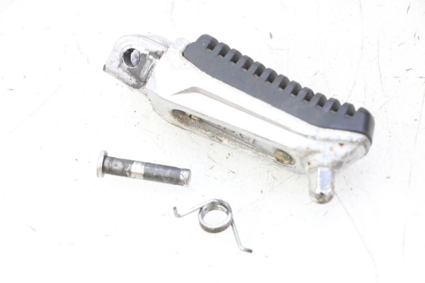 photo de FRONT RIGHT FOOTREST MAG POWER R-STREET 50 (2016 - 2025)