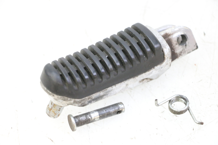 photo de FRONT RIGHT FOOTREST MAG POWER R-STREET 50 (2016 - 2025)