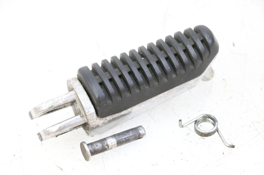 photo de FRONT RIGHT FOOTREST MAG POWER R-STREET 50 (2016 - 2025)