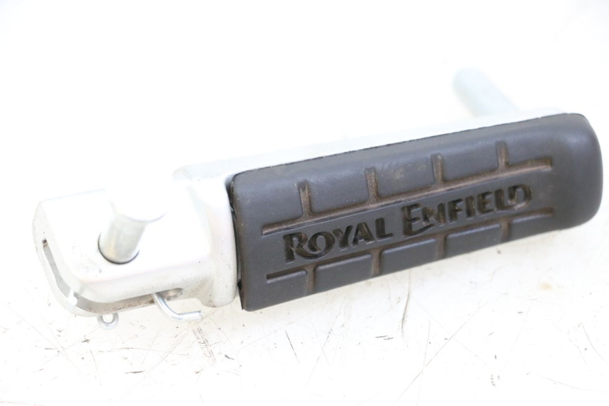 photo de FRONT RIGHT FOOTREST ROYAL ENFIELD CONTINENTAL GT 650 (2019 - 2024)