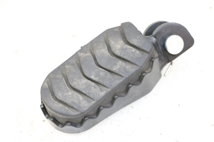 photo de FRONT RIGHT FOOTREST ROYAL ENFIELD HYMALAYAN 410 (2016 - 2023)