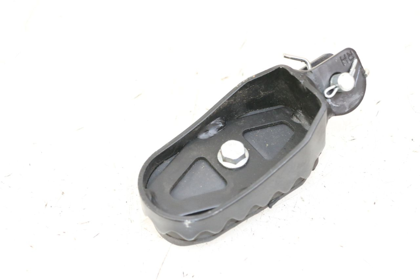 photo de FRONT RIGHT FOOTREST ROYAL ENFIELD HYMALAYAN 410 (2016 - 2023)
