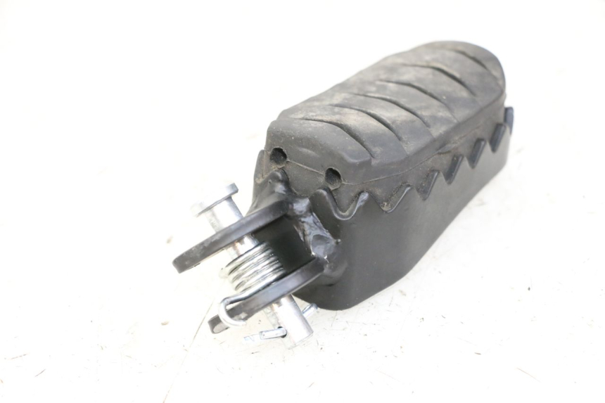 photo de FRONT RIGHT FOOTREST ROYAL ENFIELD HYMALAYAN 410 (2016 - 2023)