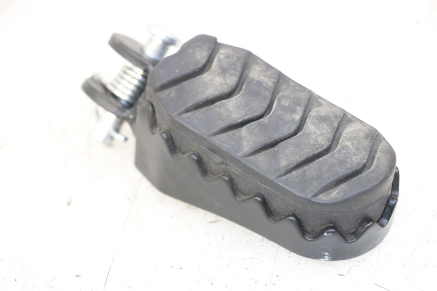 photo de FRONT RIGHT FOOTREST ROYAL ENFIELD HYMALAYAN 410 (2016 - 2023)