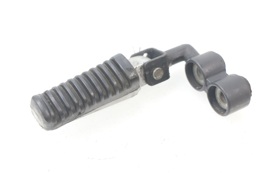 photo de FRONT RIGHT FOOTREST YAMASAKI STREET 50 (2013 - 2018)
