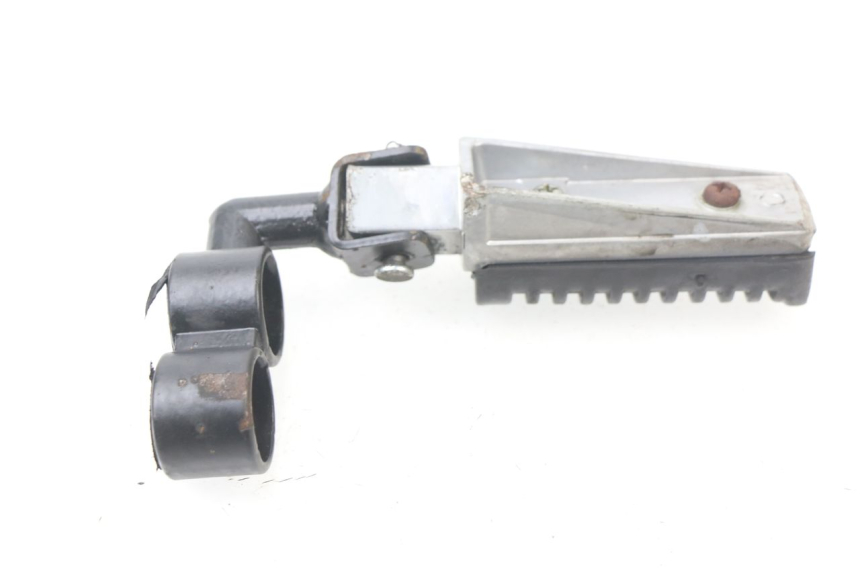 photo de FRONT RIGHT FOOTREST YAMASAKI STREET 50 (2013 - 2018)