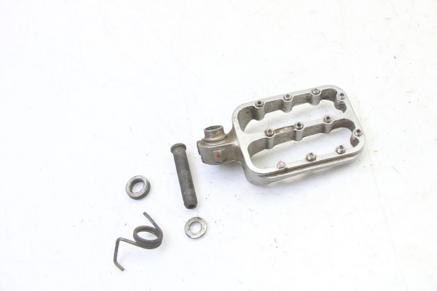 photo de FRONT RIGHT FOOTREST KTM SUPERENDURO R 950 (2005 - 2009)