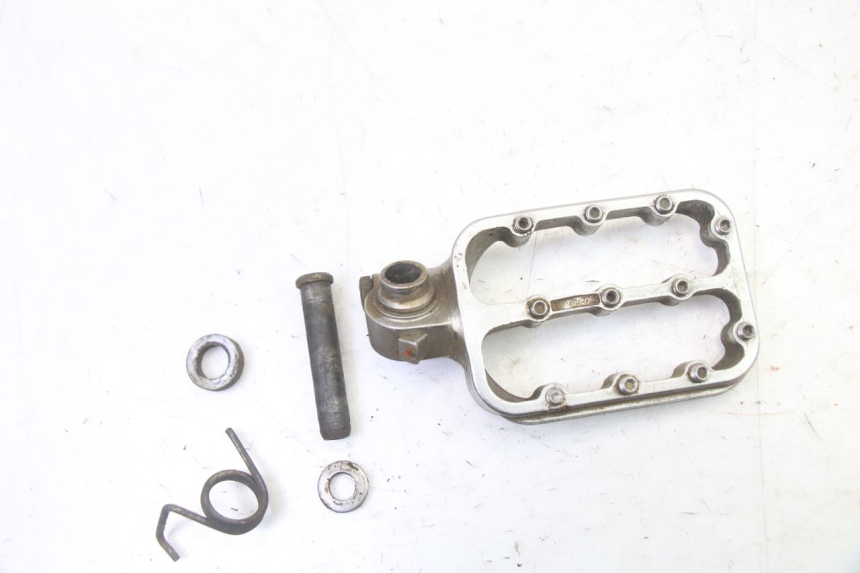 photo de FRONT RIGHT FOOTREST KTM SUPERENDURO R 950 (2005 - 2009)