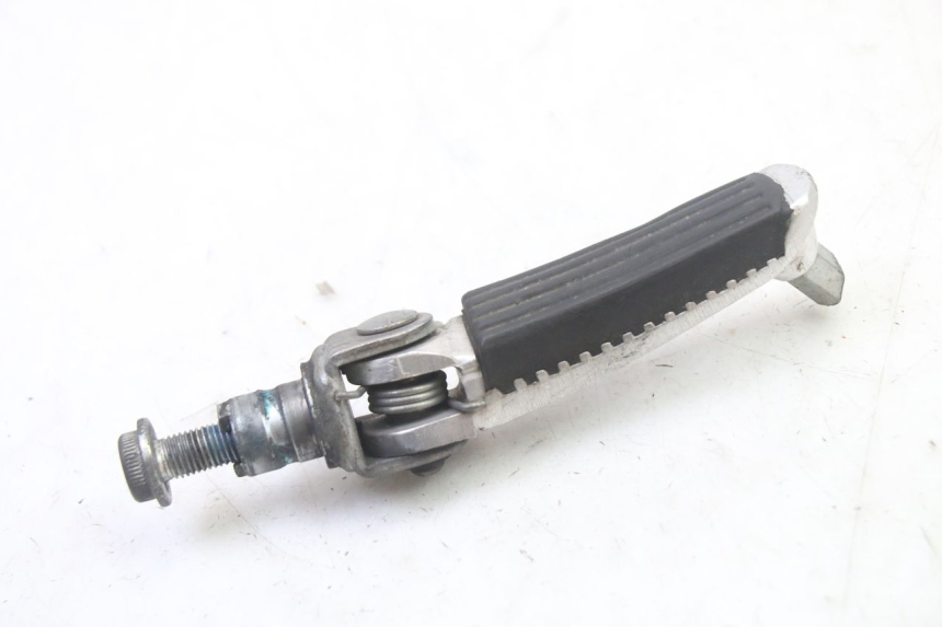 photo de FRONT RIGHT FOOTREST SUZUKI SV S 650 (2003 - 2009)