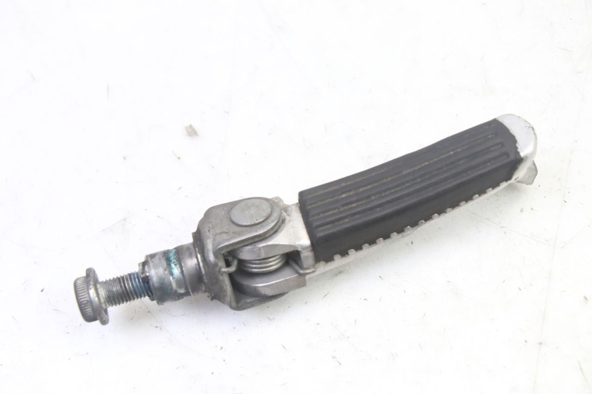photo de FRONT RIGHT FOOTREST SUZUKI SV S 650 (2003 - 2009)
