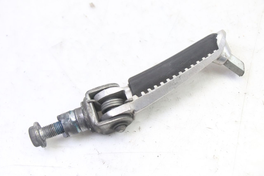 photo de FRONT RIGHT FOOTREST SUZUKI SV S 650 (2003 - 2009)