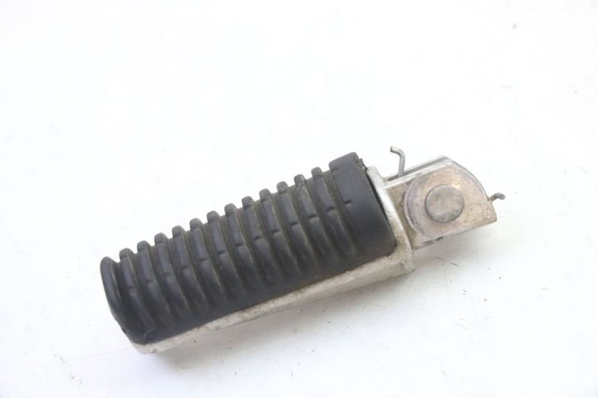photo de FRONT RIGHT FOOTREST YAMAHA TDR DELTABOX 125 (1993 - 2003)