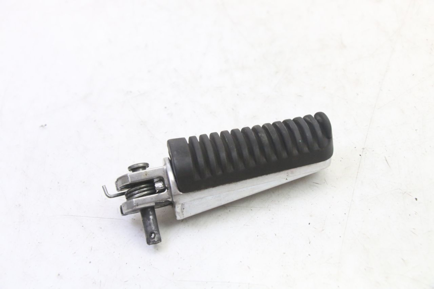 photo de FRONT RIGHT FOOTREST YAMAHA XJ6 ABS 600 (2008 - 2016)