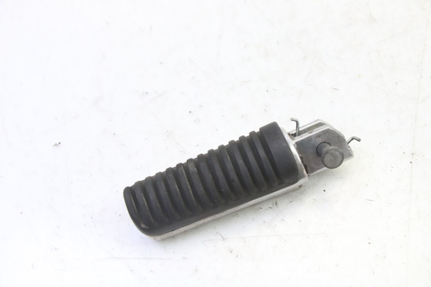 photo de FRONT RIGHT FOOTREST YAMAHA XJ6 ABS 600 (2008 - 2016)