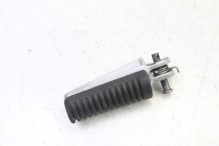 photo de FRONT RIGHT FOOTREST YAMAHA XJ6 ABS 600 (2008 - 2016)