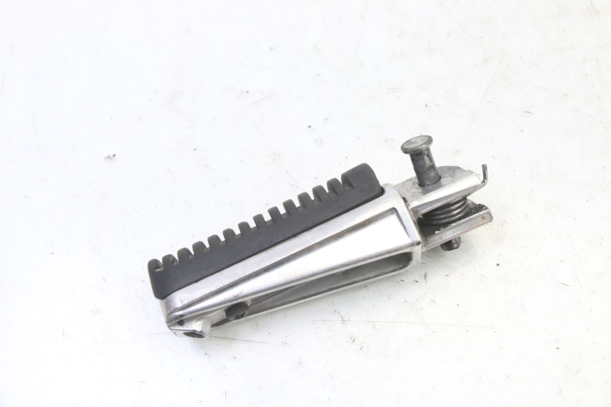 photo de FRONT RIGHT FOOTREST YAMAHA XJ6 ABS 600 (2008 - 2016)