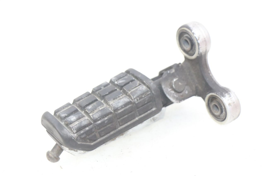 photo de RIGHT FRONT FOOTREST YAMAHA FJ 3CX 1200 (1986 - 1996)