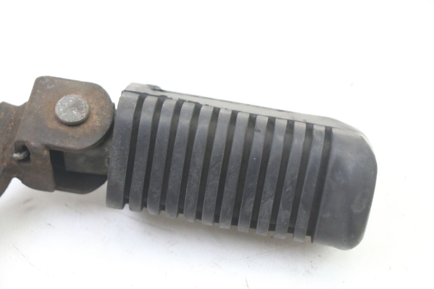 photo de FRONT RIGHT FOOTREST YAMAHA SR 125 (1982 - 2003)