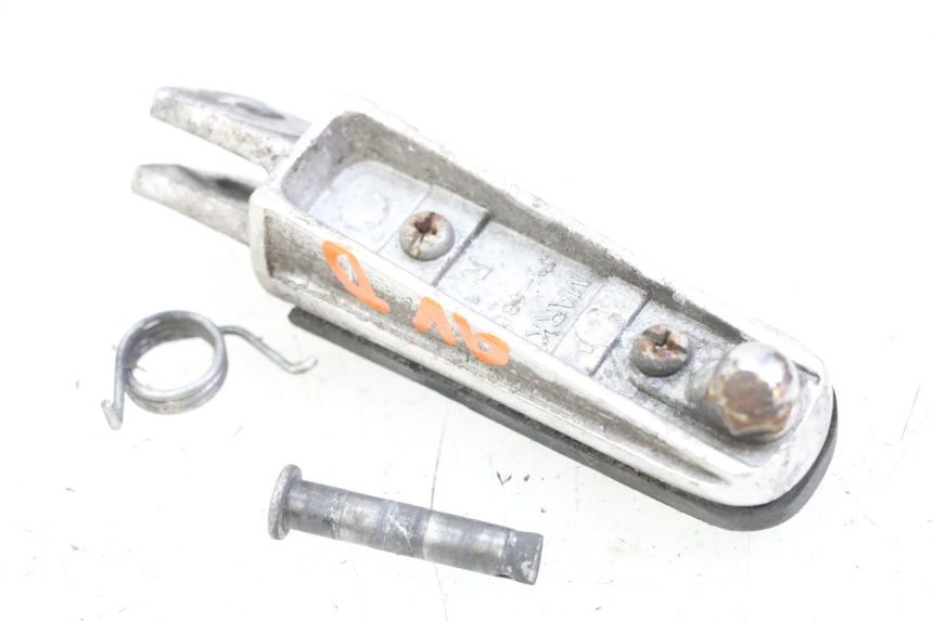 photo de FRONT RIGHT FOOTREST YAMAHA XJ6 600 (2008 - 2016)