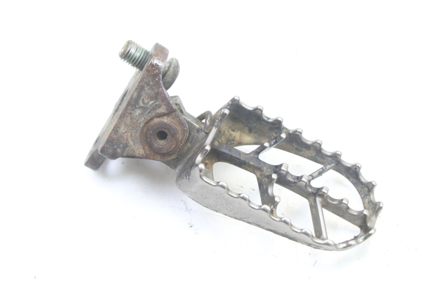 photo de FRONT RIGHT FOOTREST YAMAHA YZ-F YZF 250 (2007 - 2013)