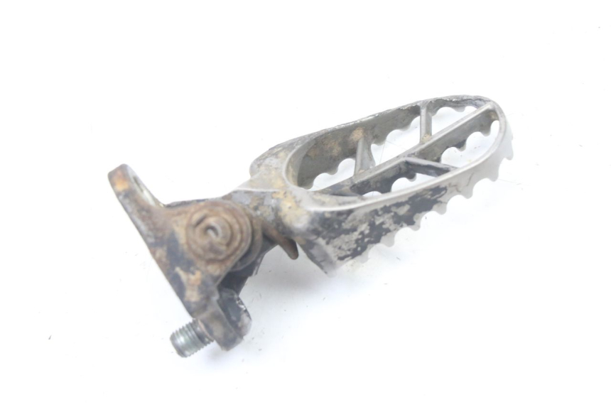 photo de FRONT RIGHT FOOTREST YAMAHA YZ-F YZF 250 (2007 - 2013)