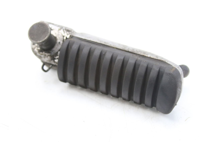 photo de RIGHT FRONT FOOTREST KAWASAKI ZR7 ZR-7 S 750 (1999 - 2004)