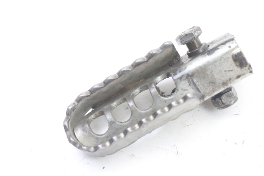photo de FRONT LEFT FOOTREST DERBI SENDA SM DRD X-TREME 50 (2011 - 2017)