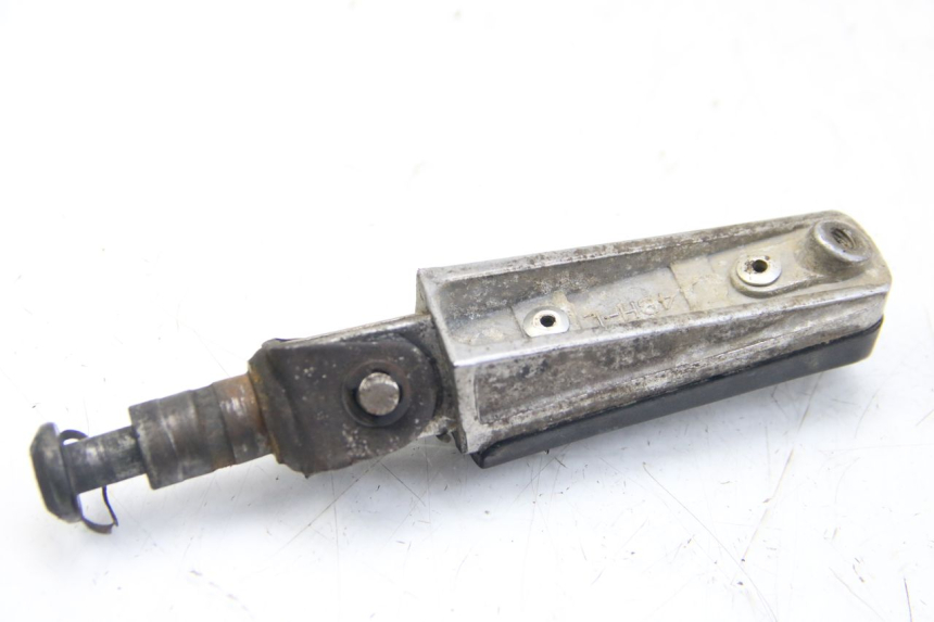 photo de LEFT FRONT FOOTREST YAMAHA FZS FAZER 600 (2001 - 2003)