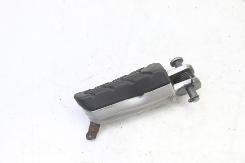 photo de FRONT LEFT FOOTREST BMW G310 R 310 (2016 - 2020)