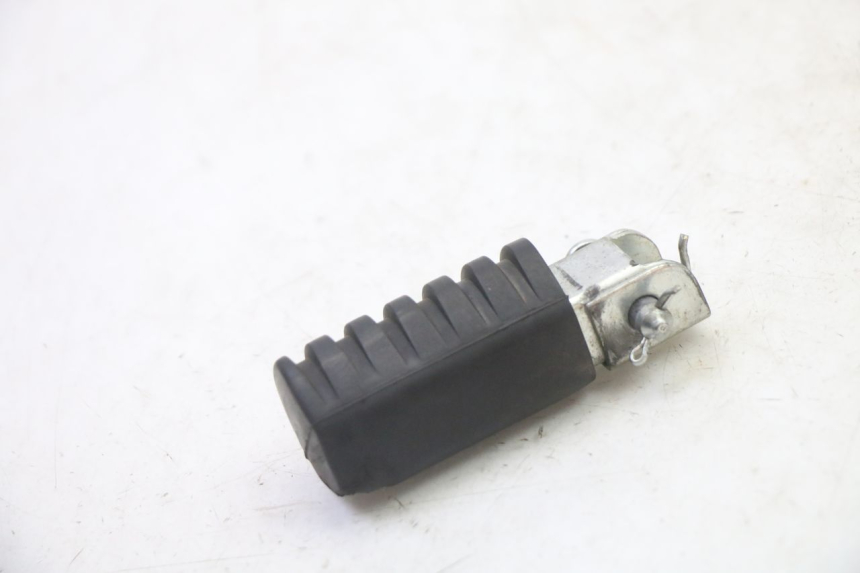 photo de FRONT LEFT FOOTREST YAMAHA PW 50 (1984 - 2020)