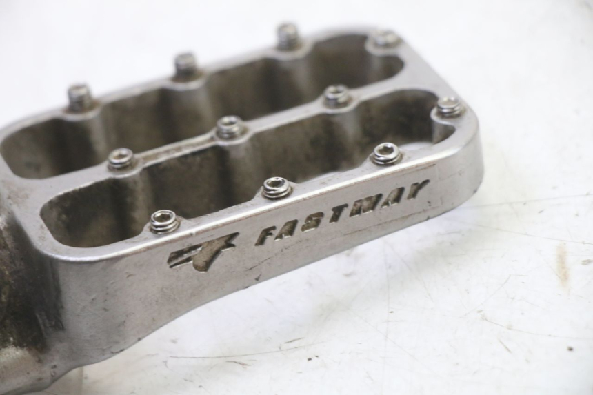 photo de FRONT LEFT FOOTREST KTM SUPERENDURO R 950 (2005 - 2009)