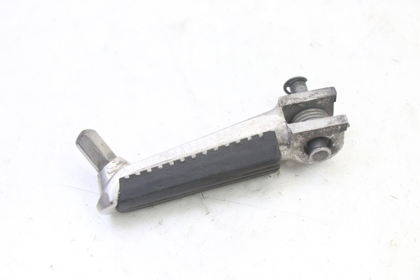 photo de FRONT LEFT FOOTREST SUZUKI SV S 650 (2003 - 2009)