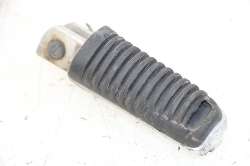 photo de FRONT LEFT FOOTREST YAMAHA XJN DIVERSION 600 (2000 - 2003)