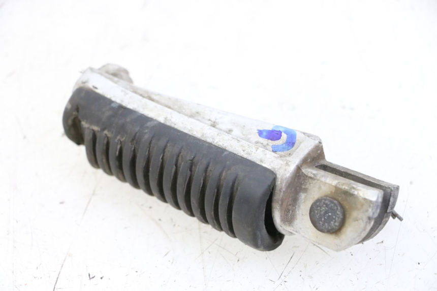 photo de FRONT LEFT FOOTREST YAMAHA XJN DIVERSION 600 (2000 - 2003)