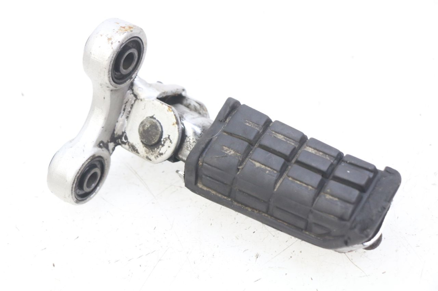 photo de LEFT FRONT FOOTREST YAMAHA FJ 3CX 1200 (1986 - 1996)