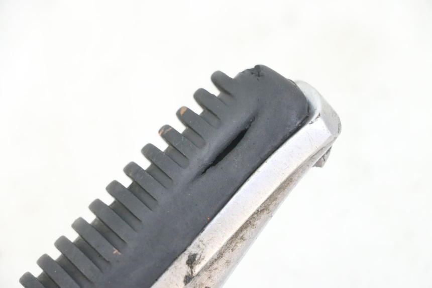 photo de LEFT FRONT FOOTREST YAMAHA FZS FAZER 600 (2001 - 2003)