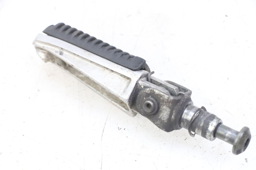 photo de LEFT FRONT FOOTREST YAMAHA FZS FAZER 600 (2001 - 2003)