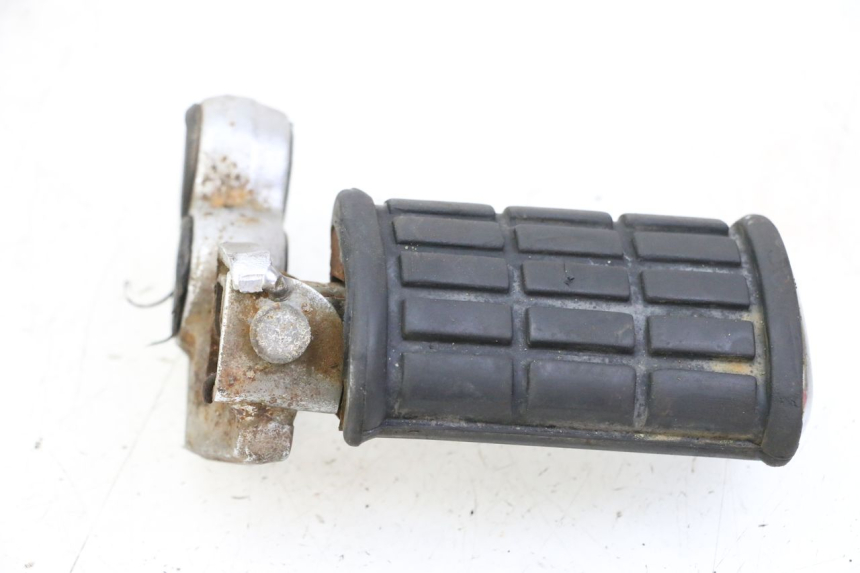 photo de FRONT LEFT FOOTREST YAMAHA XV VIRAGO 535 (1988 - 2004)