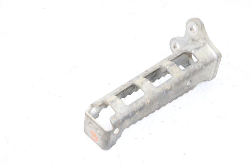 photo de FRONT LEFT FOOTREST YAMAHA YFM R RAPTOR 250 (2008 - 2014) - Zoom on usage condition