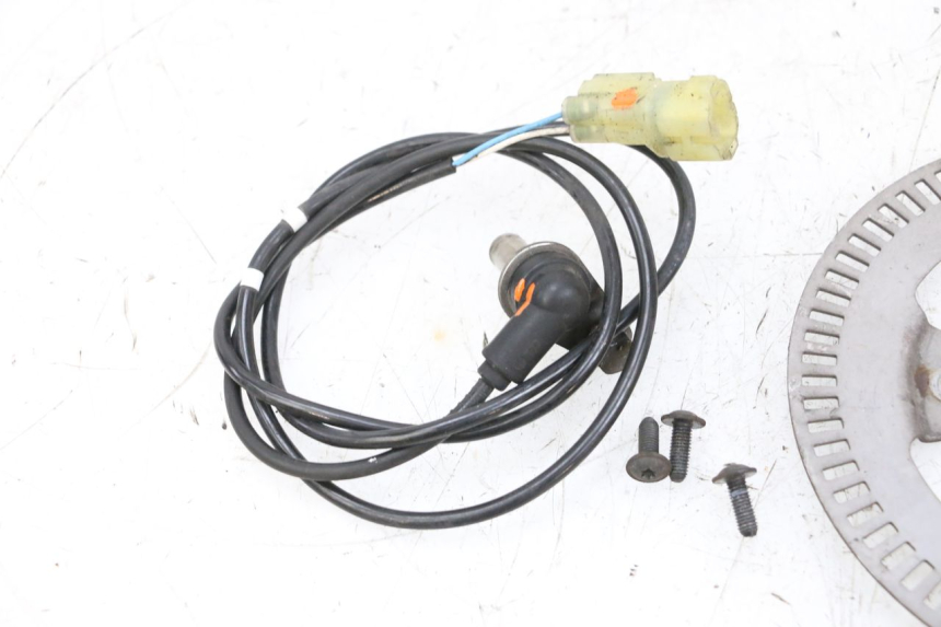 photo de REAR ABS SENSOR PEUGEOT SATELIS 125 (2013 - 2018) - Technical close-up