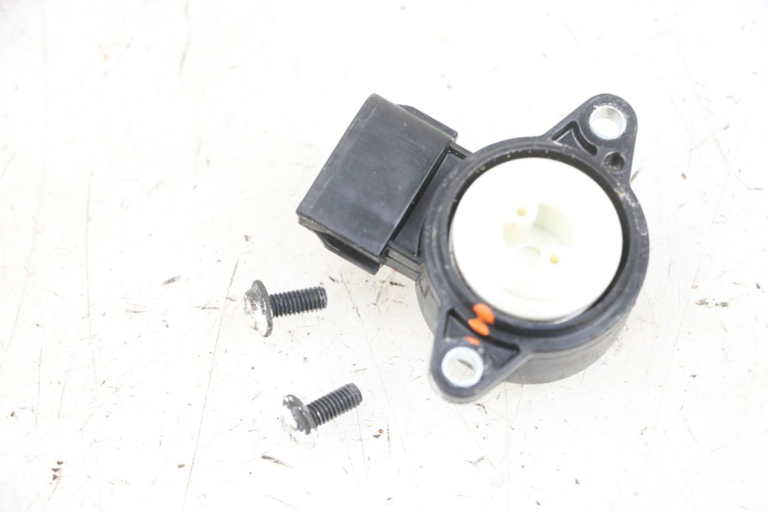 photo de TPS SENSOR YAMAHA X-MAX XMAX 125 (2010 - 2013) - Zoom on usage condition