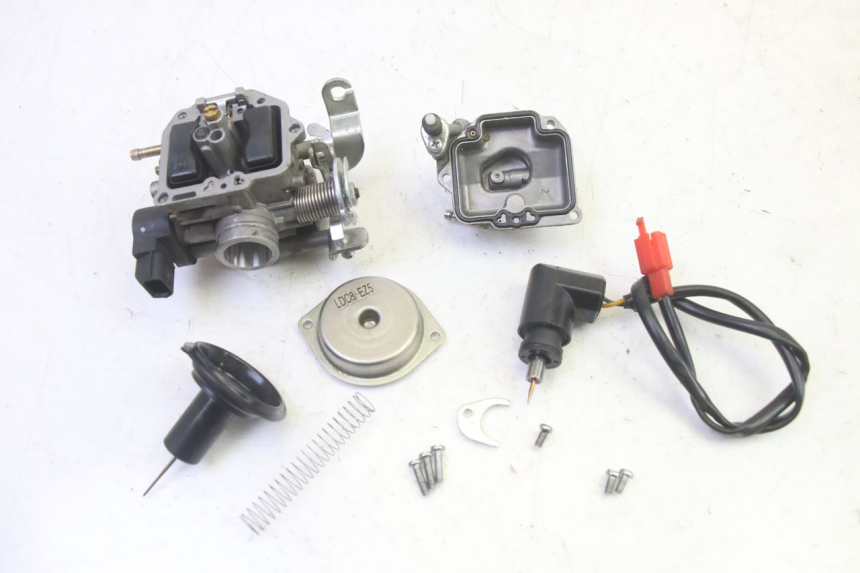 photo de CARBURETOR KYMCO AGILITY 4T 50 (2018 - 2022) - Surface and material condition
