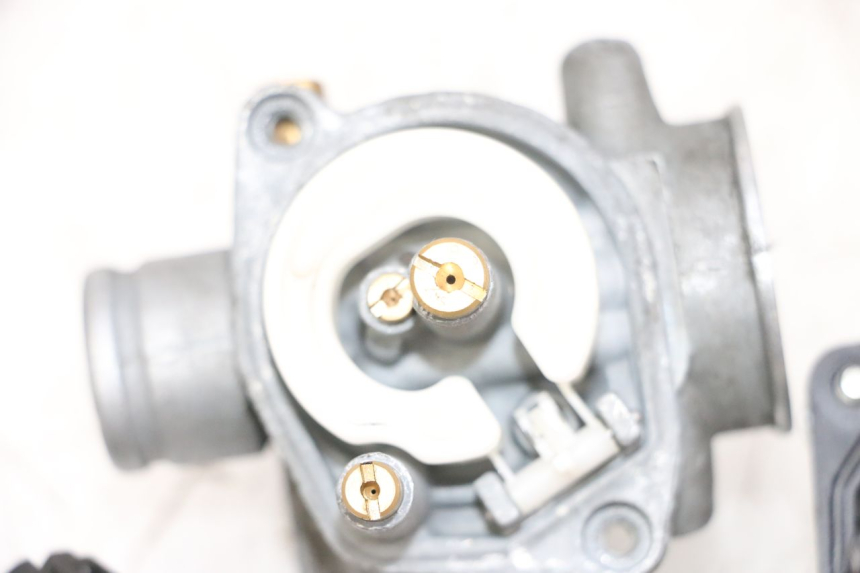 photo de CARBURETOR MBK BOOSTER SPIRIT NAKED 50 (2004 - 2017) - Surface and material condition